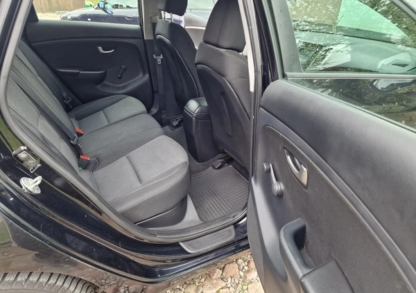 Hyundai I30 cena 23800 przebieg: 243300, rok produkcji 2013 z Urzędów małe 37